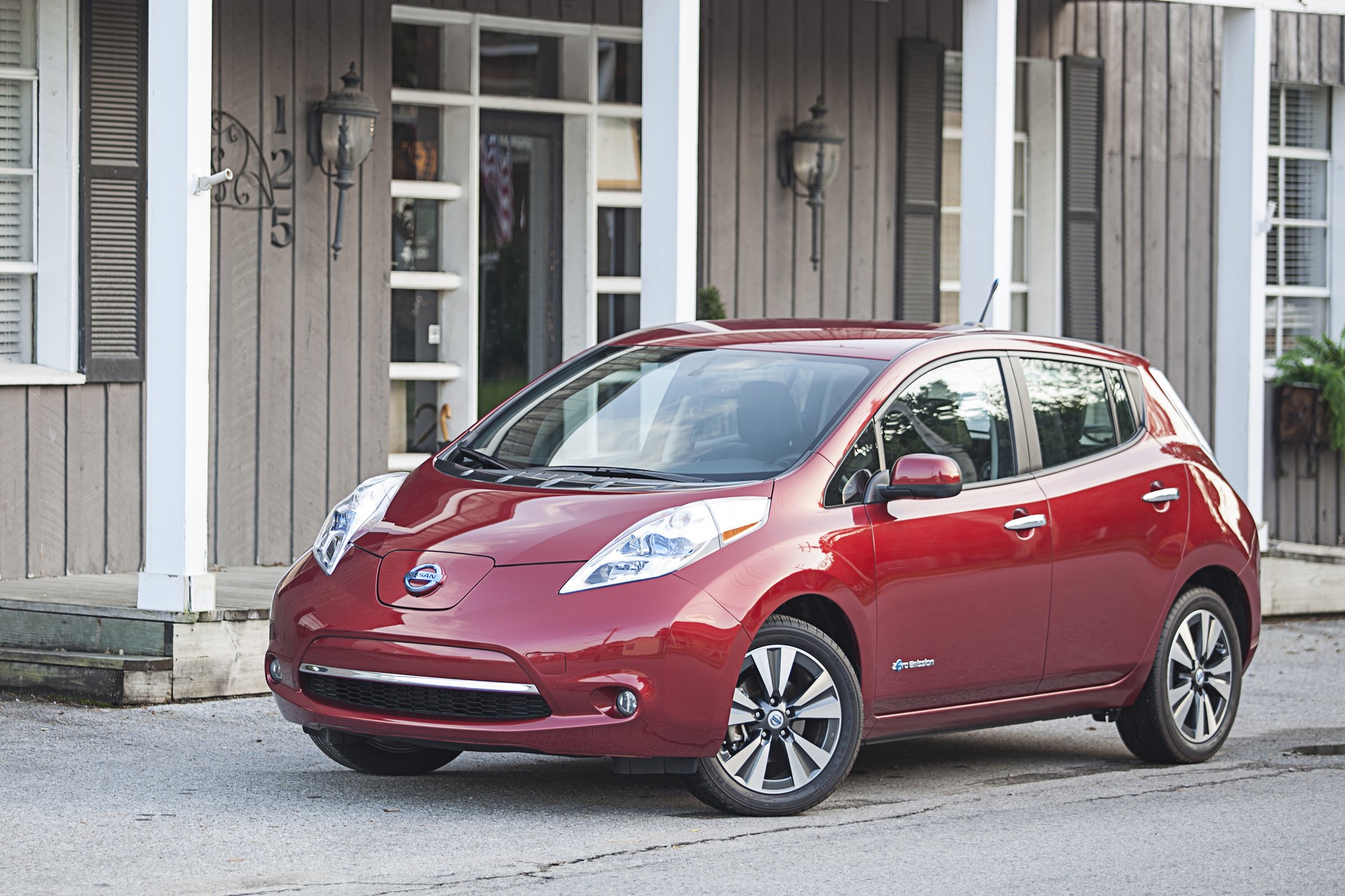 Used Nissan LEAF, 2011